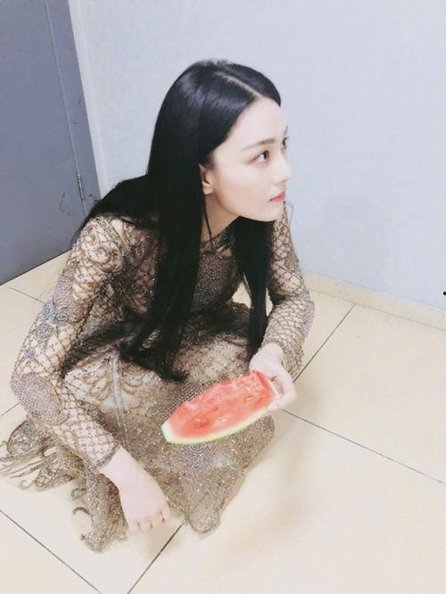 张姗姗吃瓜,揭秘娱乐圈幕后真相