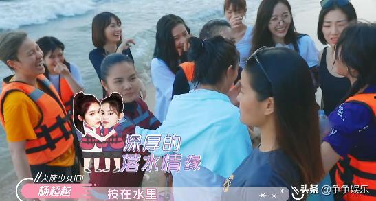 吃瓜女孩爱冲浪视频,揭秘网络潮流背后的故事